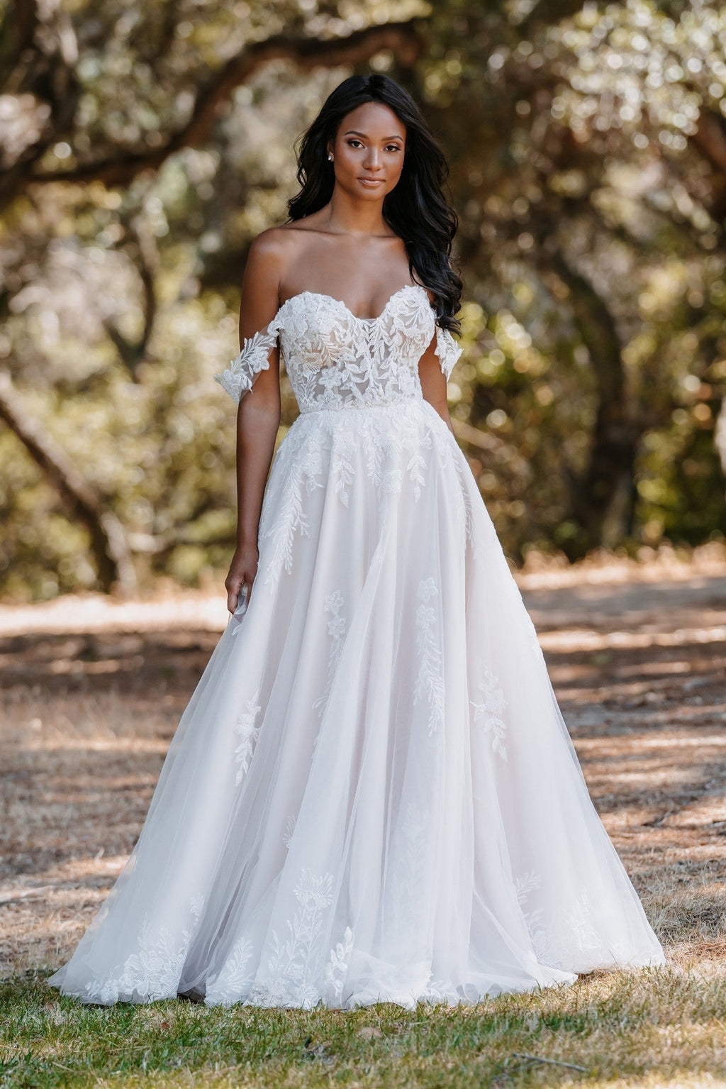 Ethereal lace Sleeveless Wedding Dress