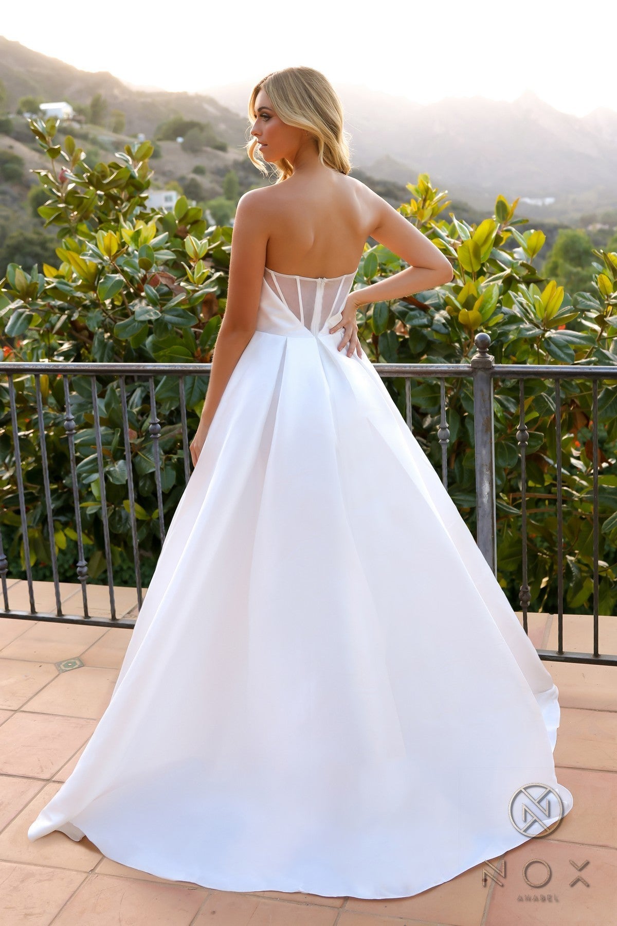 Satin corset sleeveless Ball gown wedding dress