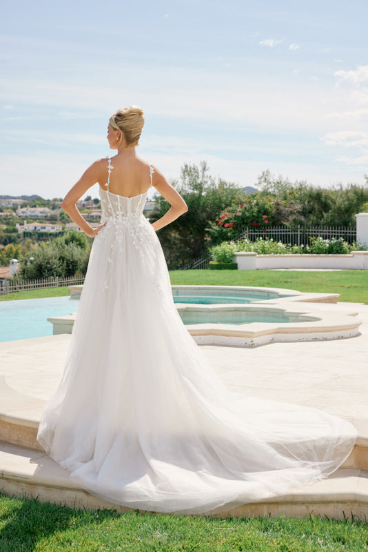 Floral Applique A-line Tulle Train Wedding Dress JE1026L