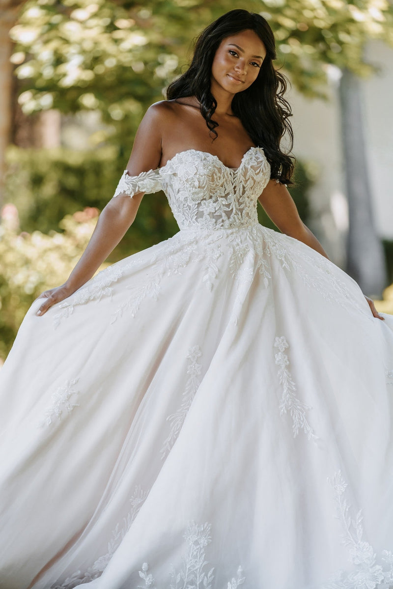 Ethereal lace Sleeveless Wedding Dress - Moda FormalwearDressesAllure Bridal