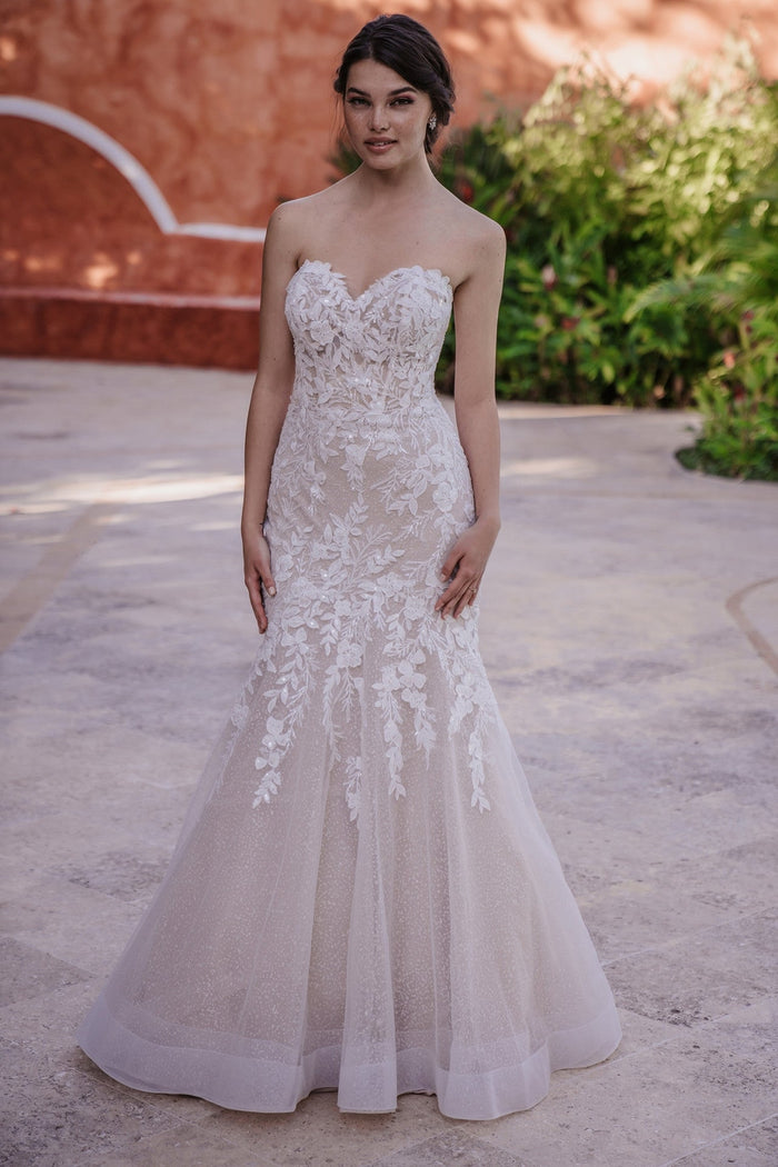 Sweetheart Lace Wedding Dress